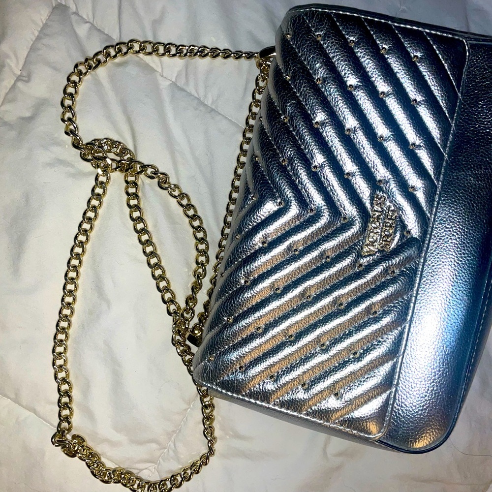 LIKE NEW VS purse! crossbody style ⚪️
